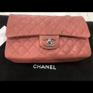 AUTHENTIC Chanel Caviar bag in a very Good condition!
